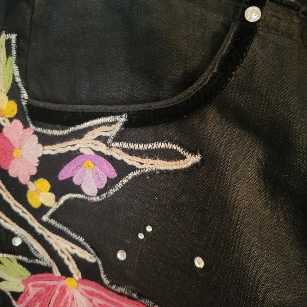Vintage INVEST IN THE ORIGINAL VOYAGE Black Jeans with Rhinestones - Picture 7 of 9